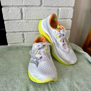 Saucony Women’s Endorphin Speed 4